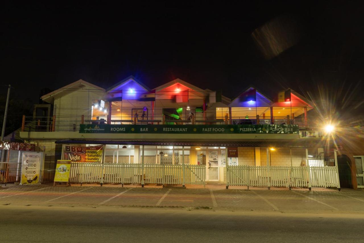 Village Francophone Hotel Kasoa Extérieur photo